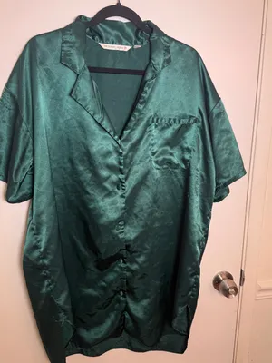 Victoria's Secret Emerald Green Satin Night Gown Shirt with Front Pocket Large thumbnail 1