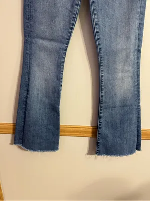 MOTHER Blue The Weekender in First Mate Medium Wash Flare Jeans Size 23 thumbnail 9