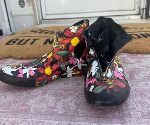 Floral Zip-Front Women's Pat BO Converse Black/Multi thumbnail 1