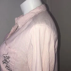 Arizona Jeans pink button down shirt thumbnail 5