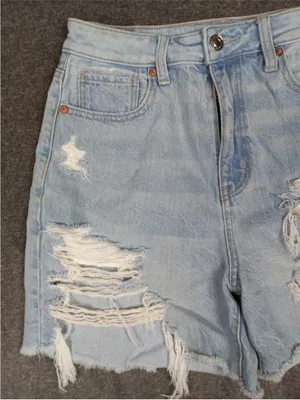 American Eagle Womens Size 2 Denim Relaxed Mom Shorts Raw Hem Destroyed thumbnail 3