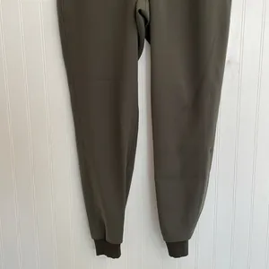 LULULEMON On the Fly Jogger in Dark Olive Size 6 thumbnail 8
