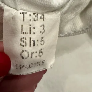 Zara Women’s White Hi-Rise Straight Jeans Size 2 Ankle Length Raw Hem Edge thumbnail 4