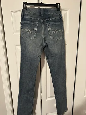 Wrangler Straight Jeans  thumbnail 2