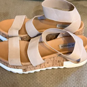 Steve Madden Elastic Platform Sandals thumbnail 2