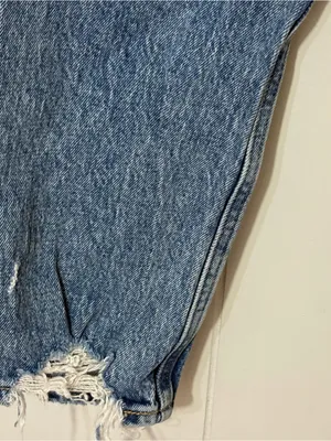 Abercrombie & Fitch High Rise Mom Jeans Size 24 / 00S Distressed Raw Hem Cropped thumbnail 7