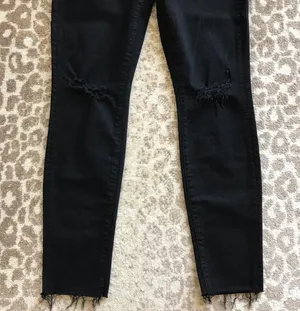 NWOT Mother Looker Ankle Fray Jeans in Guilty As Sin Distressed thumbnail 13