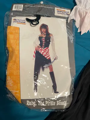 Womens California costumes Ruby, the pirate beauty costume S thumbnail 2