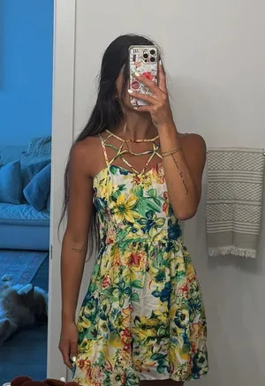 Dress Size M thumbnail 1