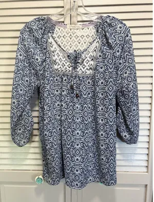 Rewind Floral Roll Tab Sleeve Chiffon Blouse Crochet Tie Neck‎ Size M Blue/White thumbnail 1