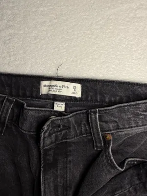Abercrombie Jeans High-Rise Straight Curve Love thumbnail 2