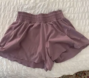 Lululemon Shorts thumbnail 1