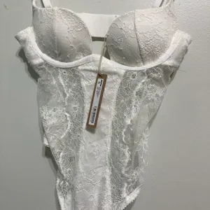 SKIMS Lace Bodysuit XS thumbnail 6