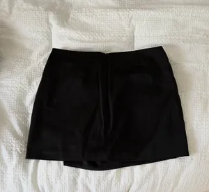 ZARA Black Mini Skirt thumbnail 2