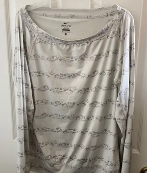 FINAL MARKDOWN Nike long sleeved top medium thumbnail 1