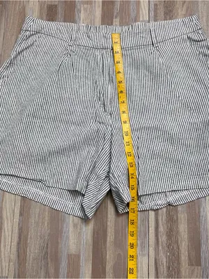 Old Navy Striped Women’s Linen Shorts Size XL thumbnail 2