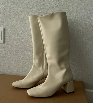 Alohas White Chalk Vegan Leather Boots thumbnail 1
