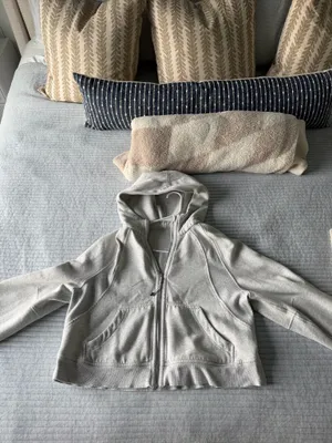 Lululemon Scuba Half thumbnail 2