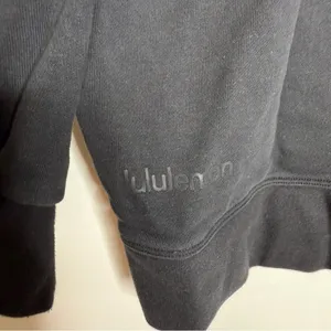 Lululemon x Qualtrics Black Crewneck Sweatshirt Women’s Medium thumbnail 4