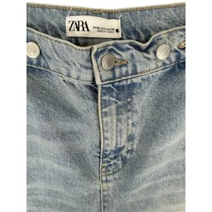 Zara Women's Light Blue High Waisted Wide Leg Jeans Size 6 EUC thumbnail 4