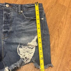 Good American Size 6/28 Bombshell Distressed Cutoff Shorts Blue646 Denim thumbnail 4