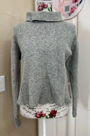 Free People gray wool sweater size M thumbnail 1