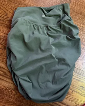 Athleta Transcend Skort in Green, Size Medium thumbnail 2