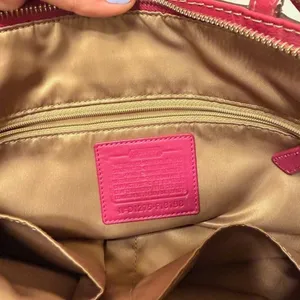 Coach Legacy Stitched Signature C Tote Bag Berry Pink Patent Leather‎ Preppy Y2K thumbnail 11