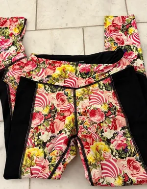 Victoria's Secret Vibrant Floral Leggings thumbnail 1