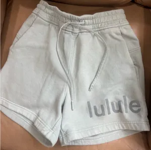 Lululemon Shorts thumbnail 1