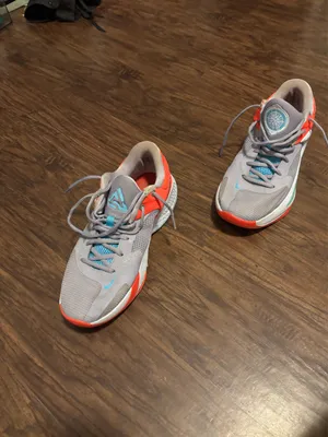 Basketball Shoes Nike thumbnail 2