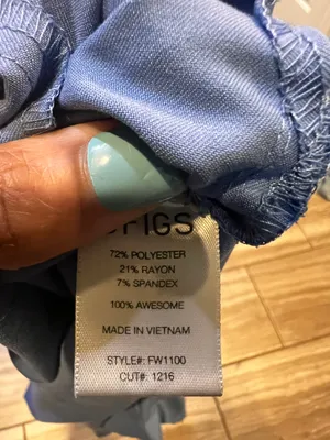 FIGS Sz M Scrub Top!No :( thumbnail 3