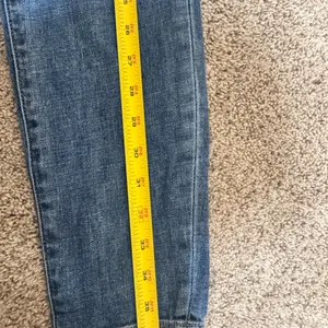 Tommy Hilfiger Tribeca Skinny Jeans – Women’s Size 4 thumbnail 4