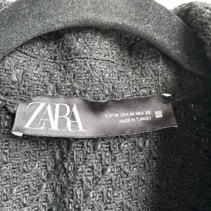 ZARA Structured Tweed Black Gold Button Preppy Frayed Button Vest Size Medium thumbnail 3