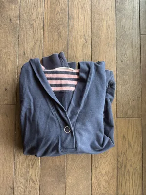 Women’s Old Navy Navy and Pink Striped Knit Top thumbnail 6