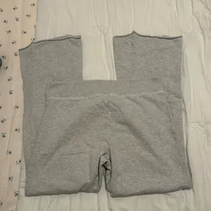 Brandy Melville Rainey Sweatpants in Gray thumbnail 3