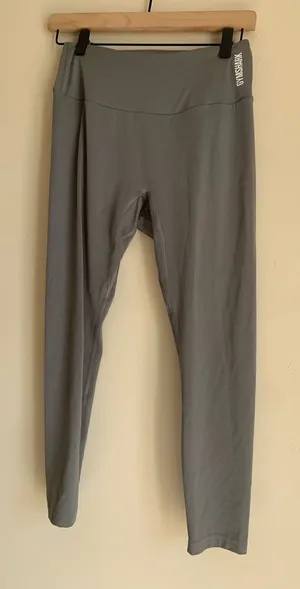 Gymshark Charcoal Leggings Pants Bottoms Women Size Medium Athletic Wear thumbnail 1