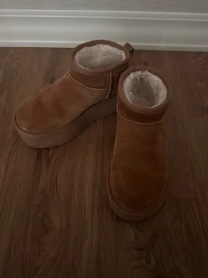 UGG Platform Boots Mini Ultra thumbnail 3