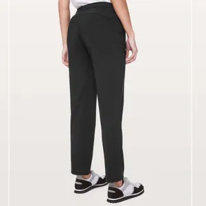 Lululemon On The Move Lightweight Black Pants size 2‎ thumbnail 2