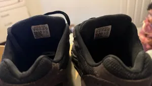 Yeezy Boost 700 V2 thumbnail 6