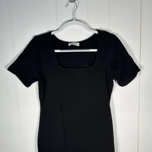 Zenana Women's XL Black Ribbed Square Neck Short Sleeve Bodycon Midi Dress thumbnail 2