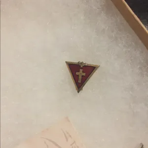 3 religious pendant / pins Gold thumbnail 2