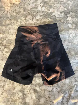 Lululemon High-Waist Black Camo Women’s Performance Shorts thumbnail 2