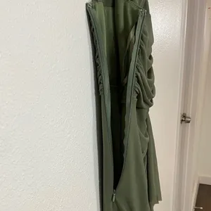 Elegant Asymmetrical Green Dress Saints & Secrets Size XS thumbnail 8