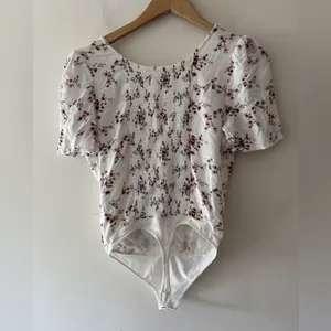 Abercrombie & Fitch White and Pink Floral Puff Sleeve‎ Bodysuit thumbnail 5