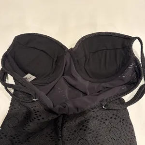 Shape FX One Piece Bathing Swimsuit Size 10 Black Built in Bra Underwire Beach thumbnail 4
