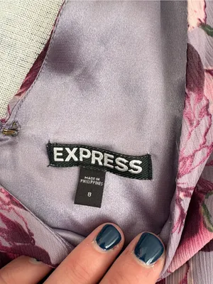 Express purple and pink floral print short-sleeve mini dress with a V-neckline thumbnail 5