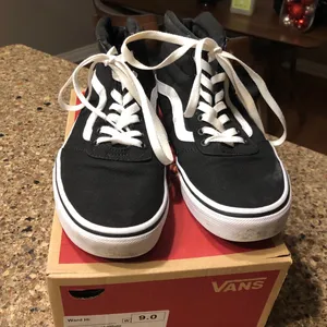Women’s Vans Ward Hi - black & white thumbnail 2
