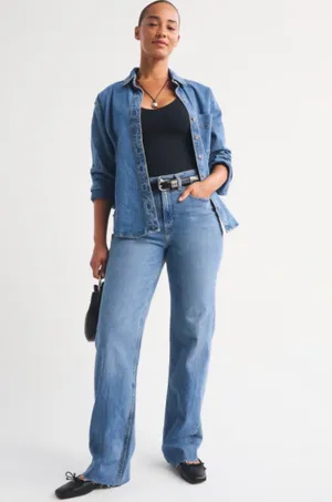 Curve Love Abercrombie High Rise 90s Relaxed Frayed Hem Jeans thumbnail 3