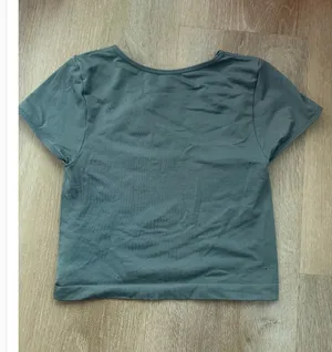 Gray Cropped Workout Tee Size Small thumbnail 3